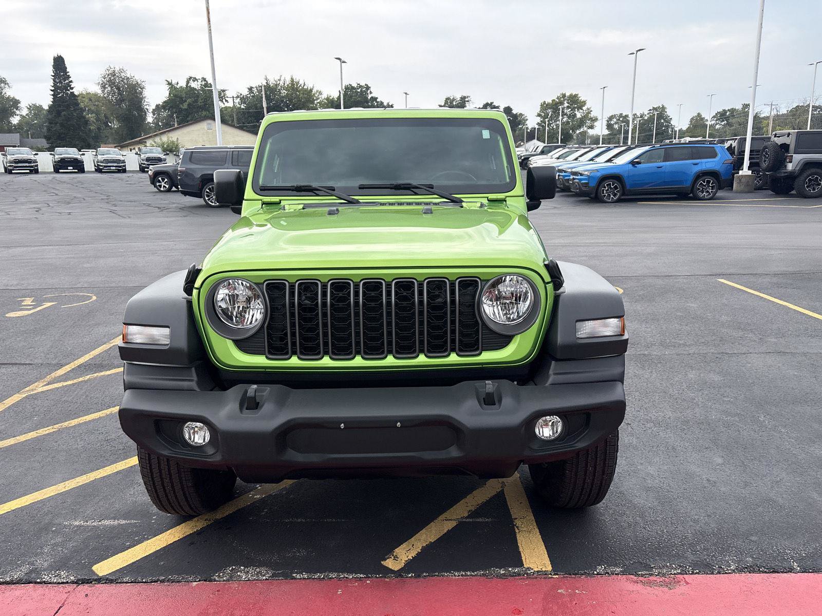 Used 2025 Jeep Wrangler Sport AWD/4WD image 2