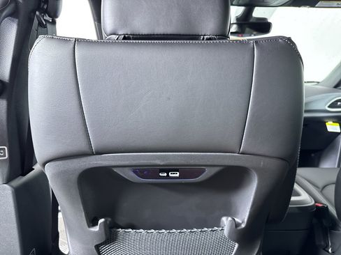 New 2026 Chrysler Pacifica Select w/ S Appearance Package AWD/4WD image 36