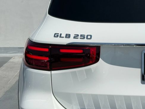 New 2026 Mercedes-Benz GLB 250 image 9