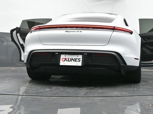 Used 2020 Porsche Taycan 4S image 75