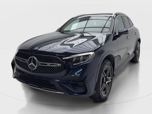 Used 2024 Mercedes-Benz GLC 300 4MATIC w/ AMG Line image 4