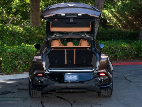 Used 2025 Aston Martin DBX 707 image 7