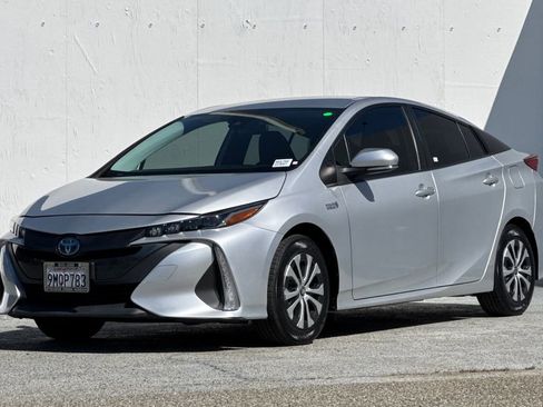 Used 2022 Toyota Prius Prime XLE FWD image 7