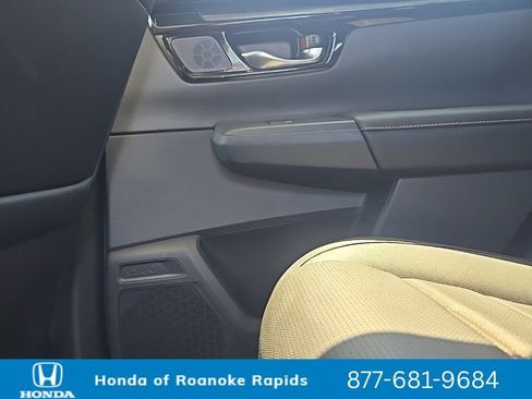 Used 2025 Honda CR-V Sport Touring image 15