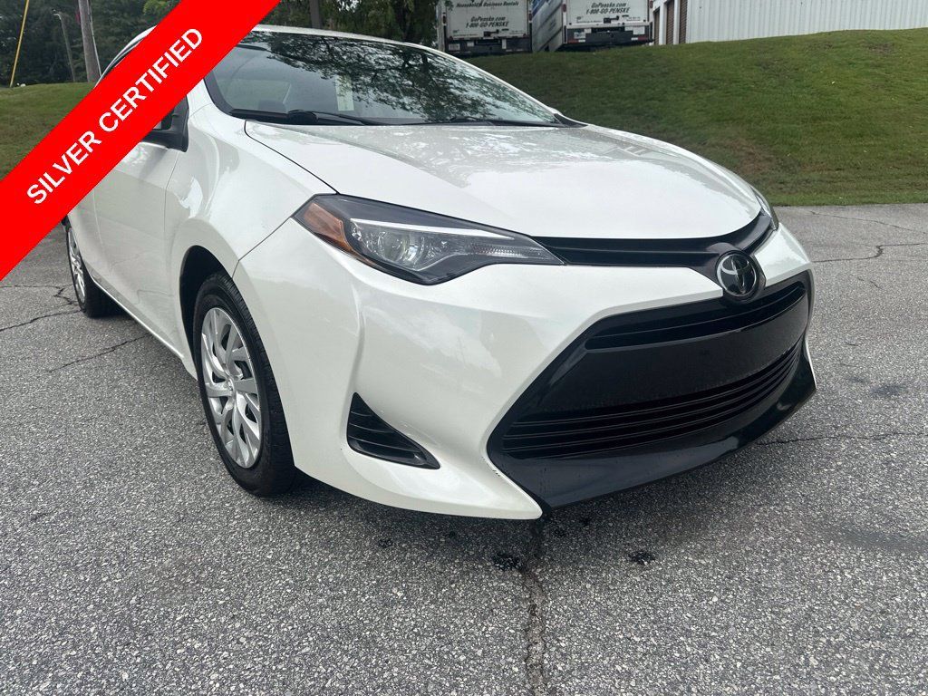 Used 2019 Toyota Corolla LE FWD image 1