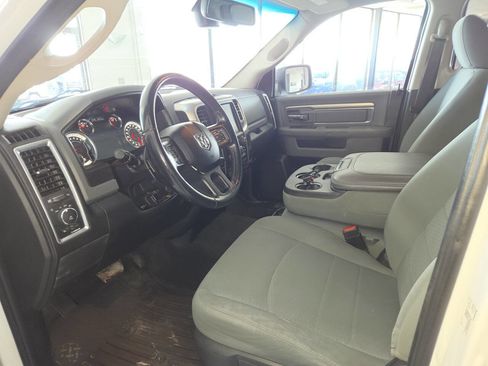 Used 2017 RAM 1500 Classic SLT w/ SLT Plus D←cor Group AWD/4WD image 17