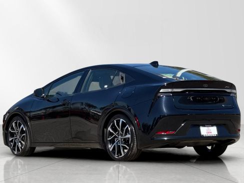 Used 2023 Toyota Prius Prime Premium image 5