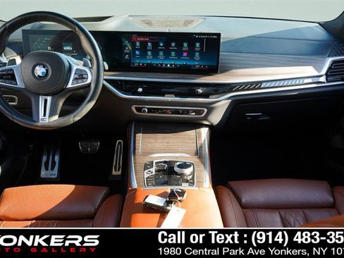 Used 2024 BMW X7 M60i w/ Executive Package image 28