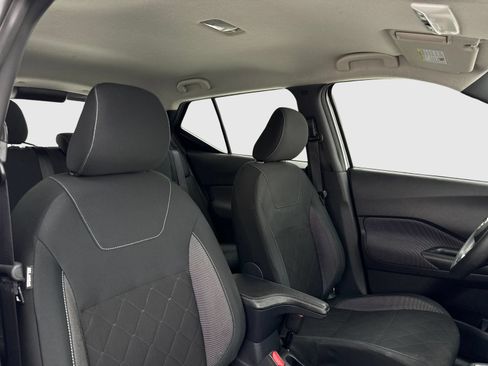 Used 2020 Nissan Kicks S FWD image 39