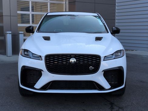 Used 2024 Jaguar F-PACE SVR image 2