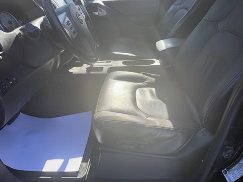 Used 2018 Nissan Frontier PRO-4X w/ Pro-4x Luxury Package image 25