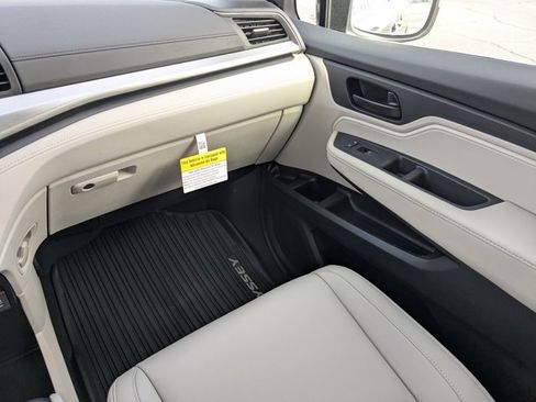 New 2026 Honda Odyssey EX-L image 17