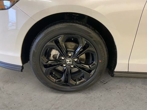 Used 2025 Honda Accord SE image 15