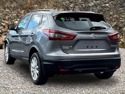 Used 2020 Nissan Rogue Sport SV image 11