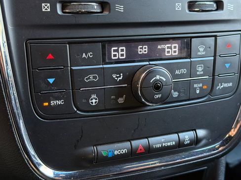 Used 2019 Dodge Grand Caravan GT image 24