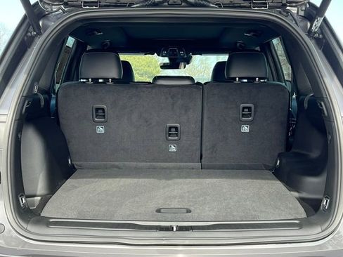 Used 2025 Jeep Grand Cherokee Limited w/ Black Appearance Package image 39