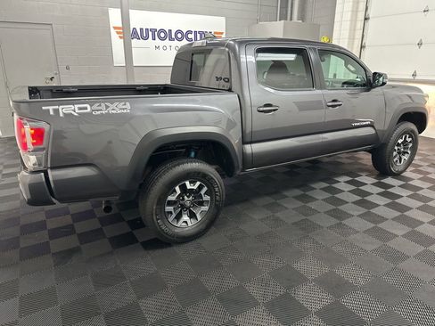 Used 2021 Toyota Tacoma TRD Off-Road w/ Technology Package AWD/4WD image 10