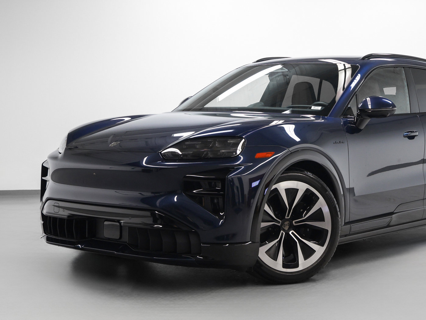 Certified 2026 Porsche Cayenne Turbo AWD/4WD image 7