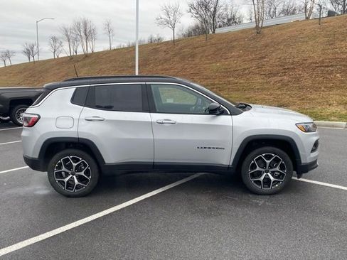 New 2026 Jeep Compass Limited image 9