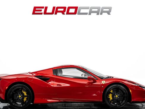 Used 2021 Ferrari F8 Tributo RWD image 7