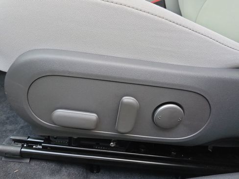 Used 2024 Hyundai Kona SEL FWD image 19