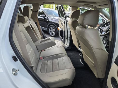 Used 2018 Honda CR-V Touring image 6