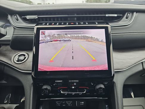 Used 2022 Jeep Grand Cherokee L Limited image 28