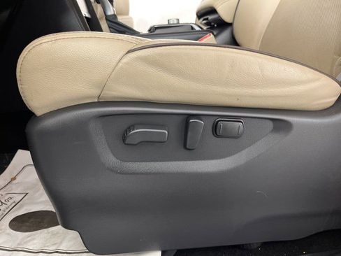 Used 2023 Nissan Armada SL image 28