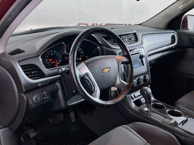 Used 2017 Chevrolet Traverse LT w/ Style and Technology Package FWD image 33