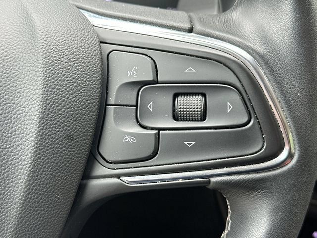 Used 2021 Buick Envision Essence w/ Technology Package I FWD image 42