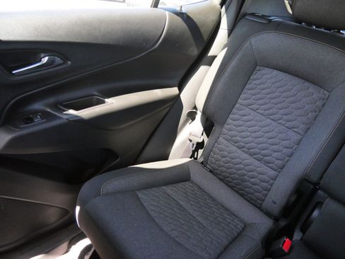 Used 2019 Chevrolet Equinox LT FWD image 12