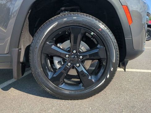 New 2026 Jeep Grand Cherokee Limited AWD/4WD image 11