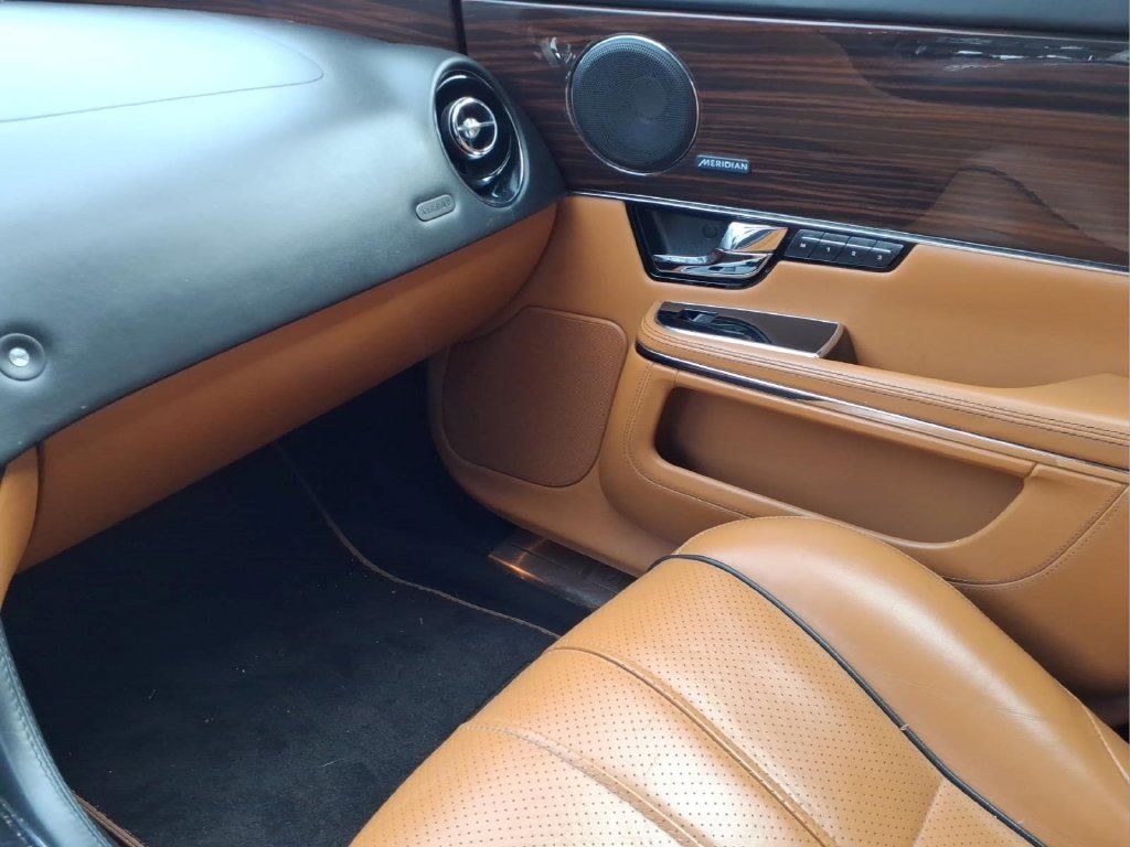 Used 2013 Jaguar XJ L Portfolio AWD/4WD image 23