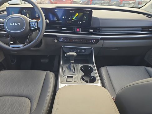 New 2026 Kia Carnival image 14