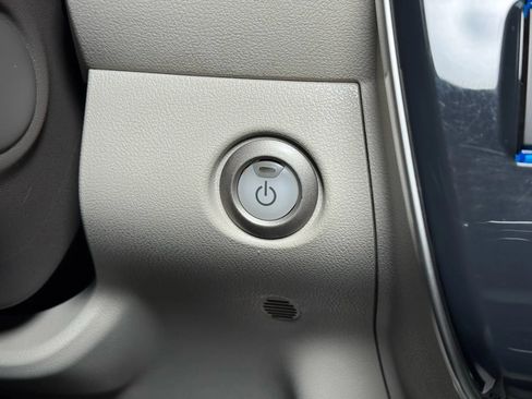 Used 2012 Nissan Leaf SV image 38