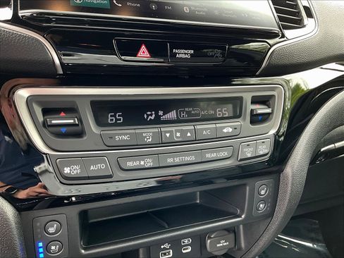Used 2024 Honda Ridgeline Black Edition image 16