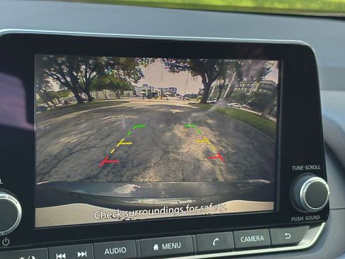 Used 2025 Nissan Rogue SV FWD image 20