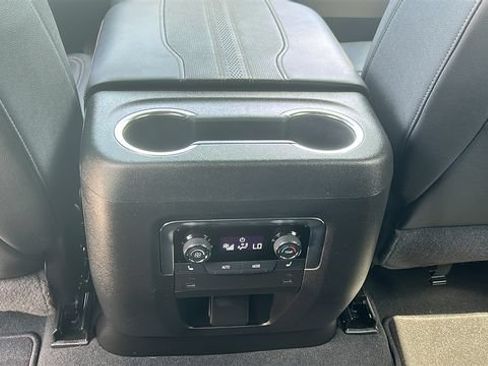 Certified 2025 Chevrolet Tahoe High Country AWD/4WD image 20
