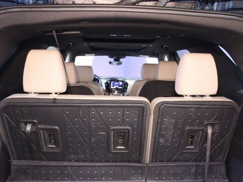 Used 2023 Chevrolet Traverse LT image 17