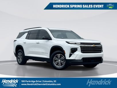 Used 2025 Chevrolet Traverse LT w/ LPO, Floor Liner Package