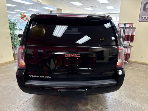 Used 2019 GMC Yukon XL SLE image 9