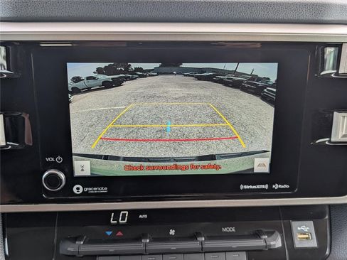 Used 2022 Toyota Tundra SR5 w/ SR5 Convenience Package AWD/4WD image 27