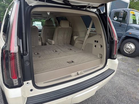 Used 2015 Cadillac Escalade Premium AWD/4WD image 15