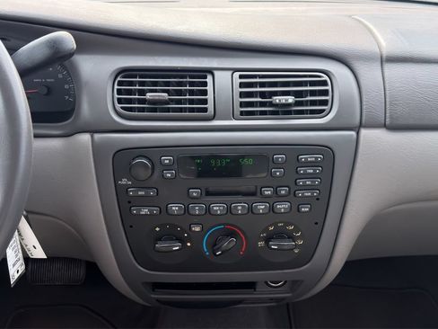 Used 2003 Ford Taurus SE FWD image 16