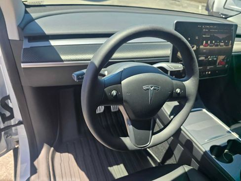 Used 2022 Tesla Model Y Performance AWD/4WD image 26
