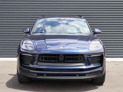 Used 2023 Porsche Macan AWD/4WD image 6