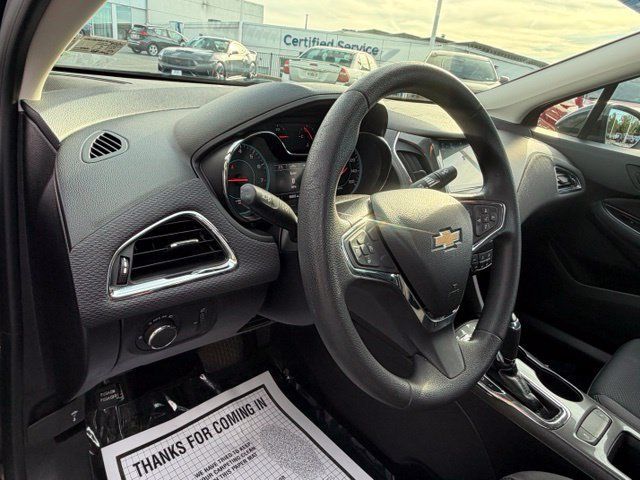 Used 2018 Chevrolet Cruze LT w/ Convenience Package FWD image 30