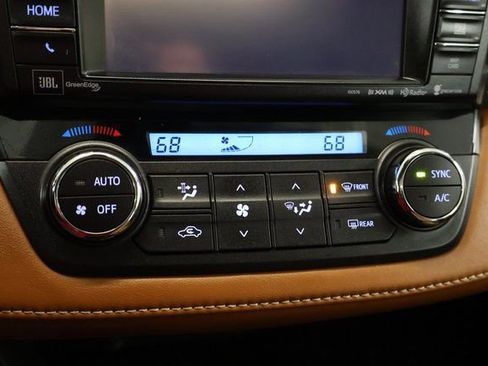 Used 2017 Toyota RAV4 Limited image 22