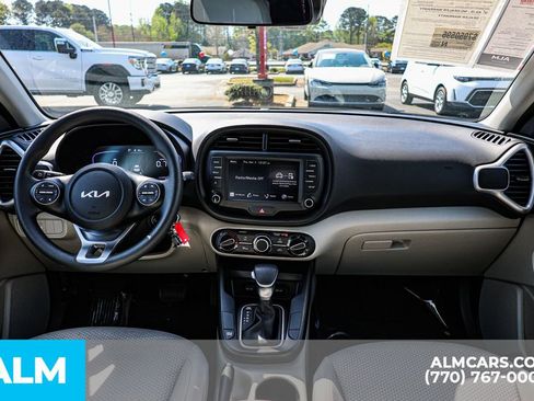Used 2025 Kia Soul LX FWD image 28