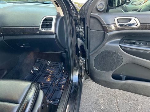 Used 2011 Jeep Grand Cherokee Laredo image 27